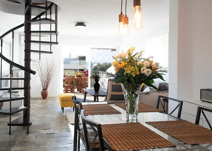 Traditional Seaview Maisonette