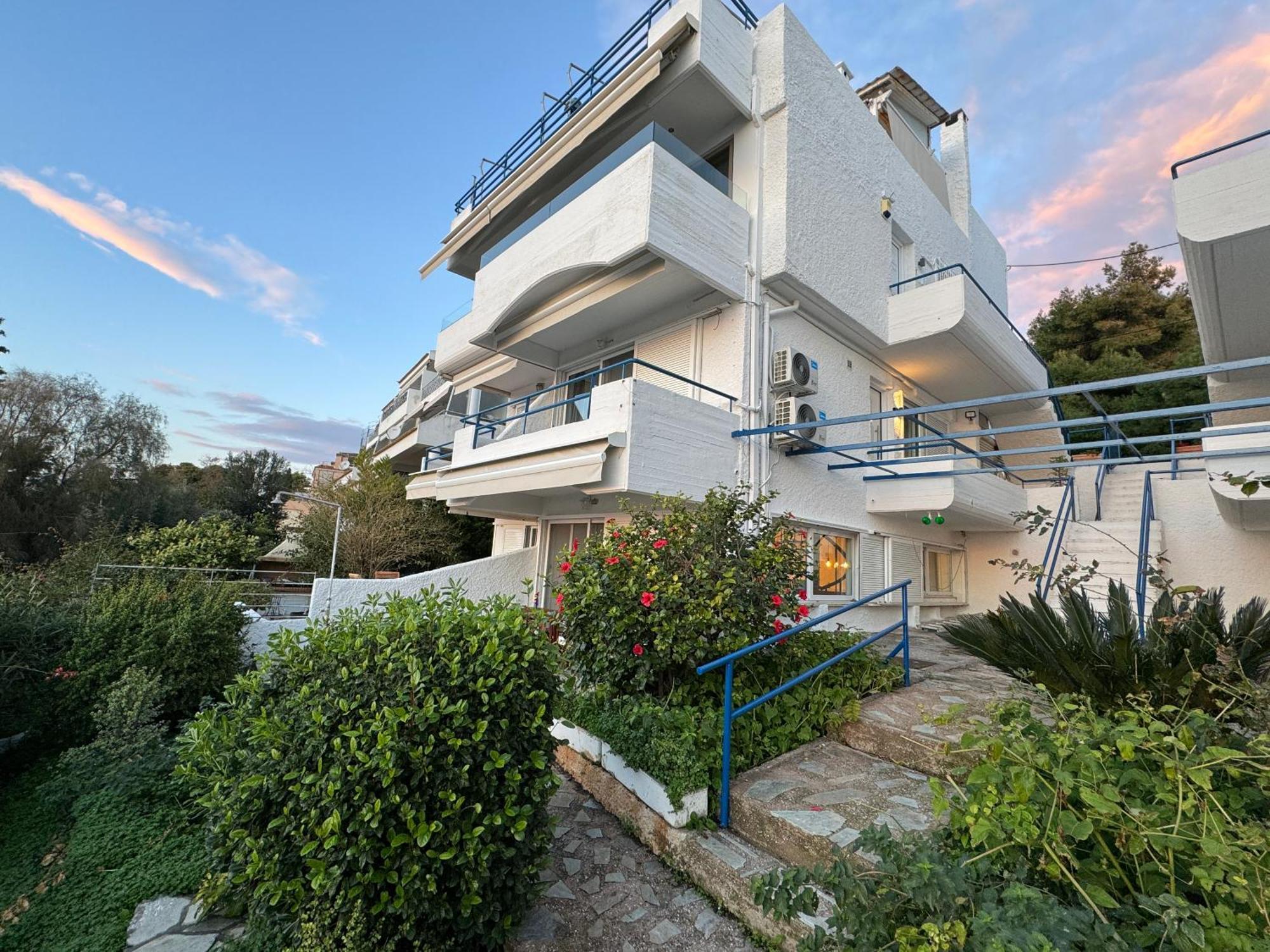 Apartment Traditional Seaview Maisonette
