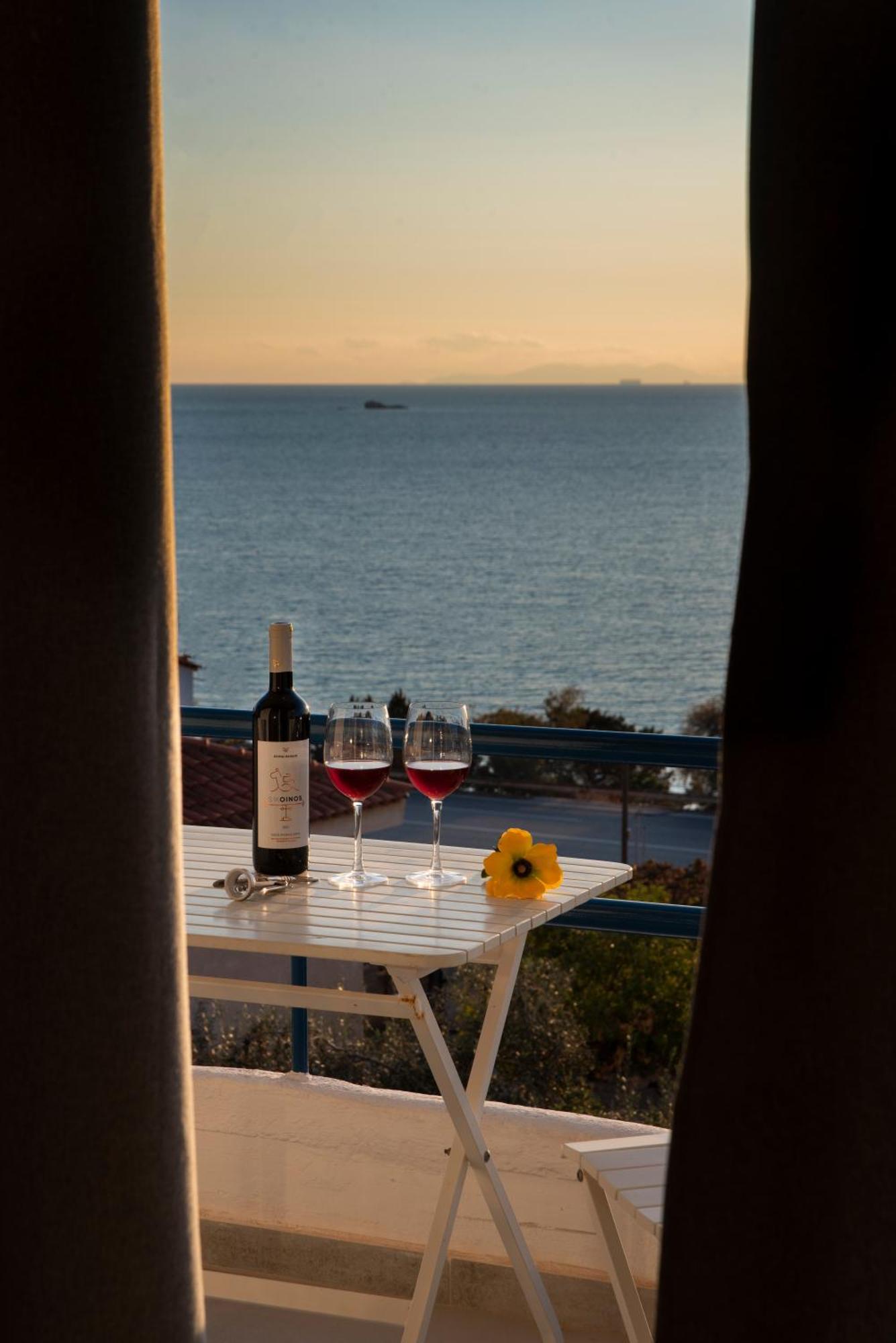 Traditional Seaview Maisonette